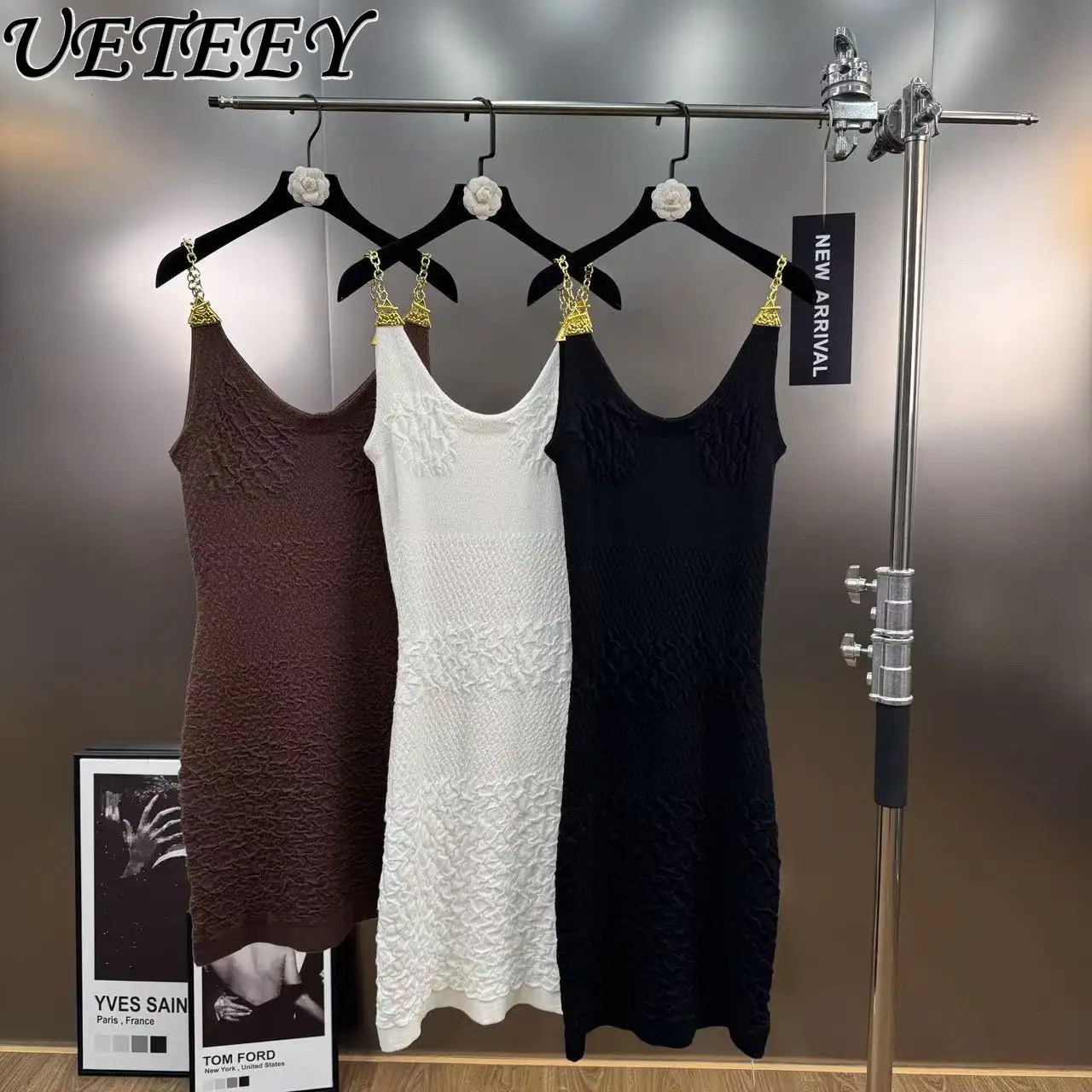 

2025 Winter New U-Neck Metal Strap Waist-Cinching Slimming Elegant Knitted Dress Women Solid Stretch Slim Short Strap Dress