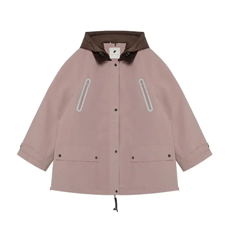 2025 Moda europea Invierno Nueva chaqueta de plumón para mujer Chaqueta de trabajo holgada con empalme a prueba de viento para ir al trabajo