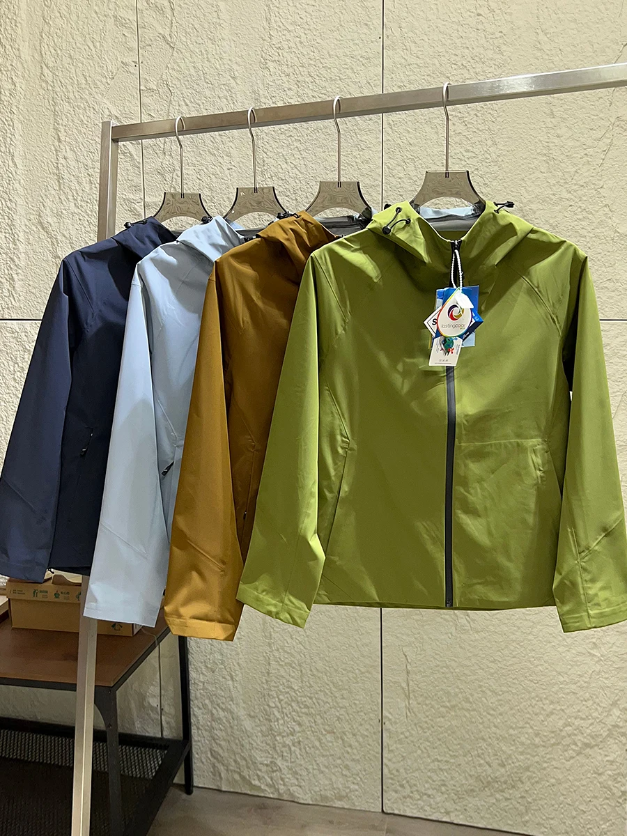 

Outdoor Windproof Waterproof Full Glue Jacket Hooded Couples Style Autumn Season Men's Jacket Youth Casual Style Zipper Closure