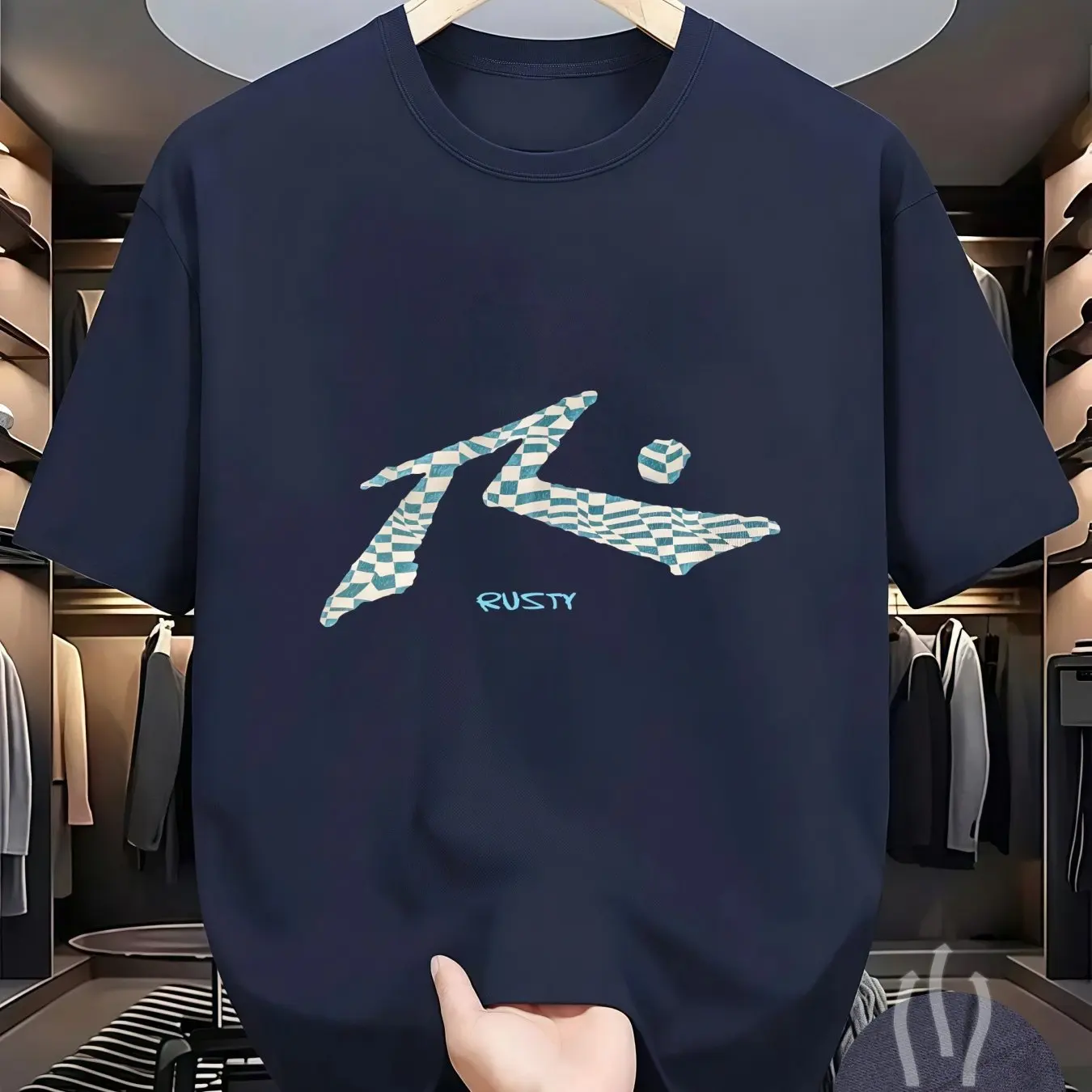 Men's casual T-shirt with print full of the retro vibe of California made of regular breathable fabri versatile and comfortable.