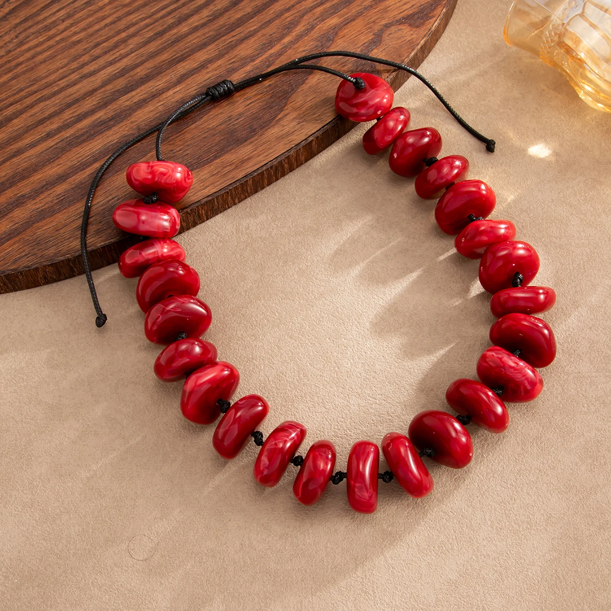 Ingemark 12 Farben Personalisierte Chunky Acryl-Perlen-Choker-Halskette für Frauen Boho Verstellbare Leder-Wachsseil-Kettenhalskette – Detail 2