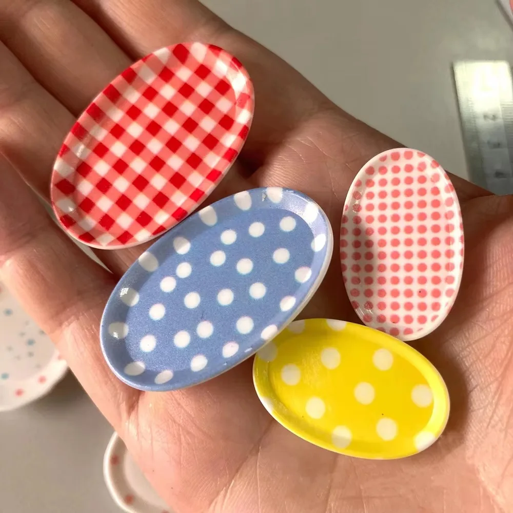 

4pcs Mini 1/6/1/12 Scale Dollhouse Dish Plate Miniature Resin Food Dish Plate Model Simulation Doll Accessories Girl Toy