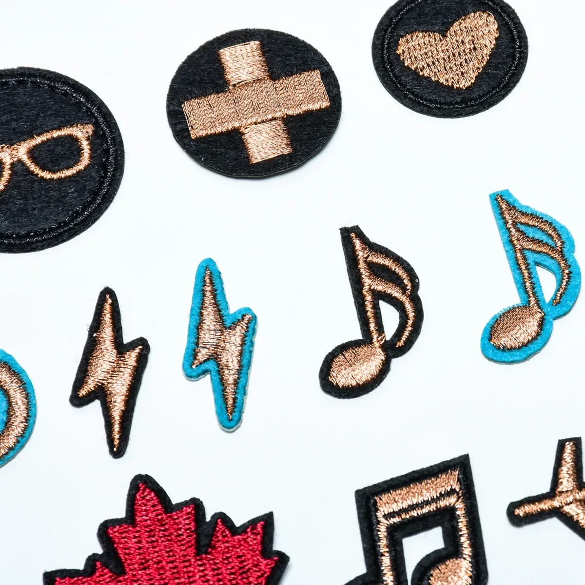 Mini Embroidery Patches Set Golden Cloth Stickers DIY Appliques for Sewing Clothes Home Textiles Iron Ons WIFI Badges Wholesale