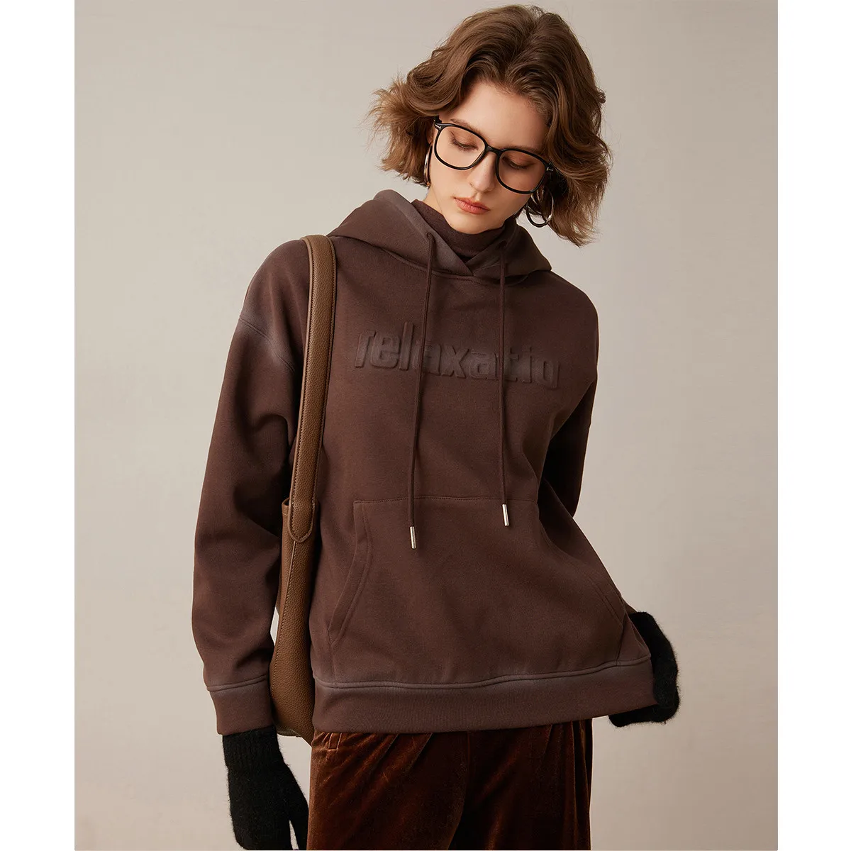 LOUIS YAO 2025 Winter Velvet Thickened Hoodie Micro Elastic Loose Spray Painting Process Design Women's Hoodie