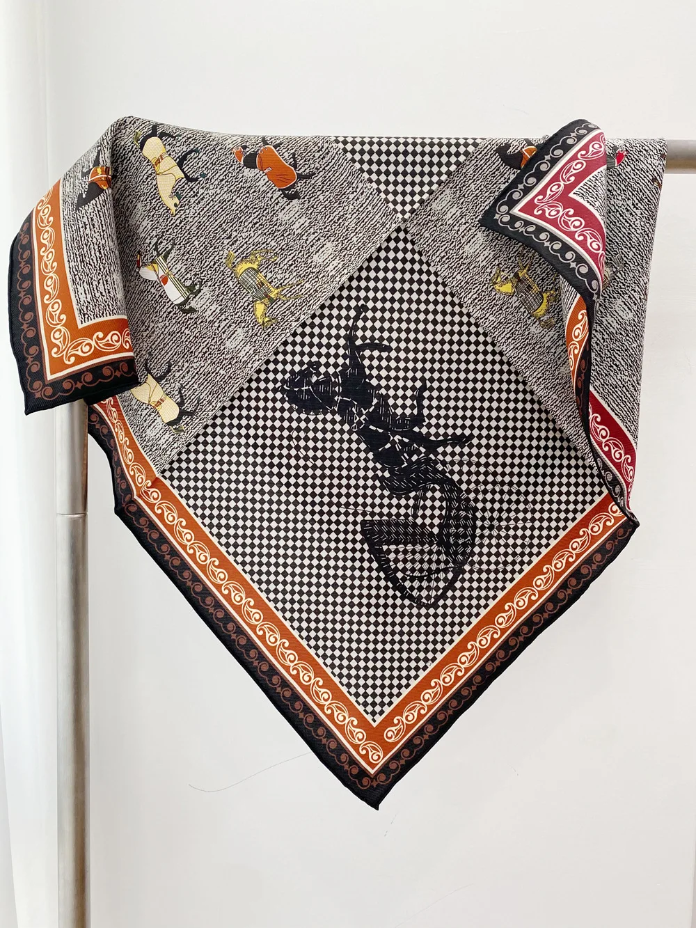 

Double Faced Silk Scarf 65CM Luxury Designers Women Shawls Scarves Handkerchief Mother Lover Gift 65CM Neck Square Bandanas