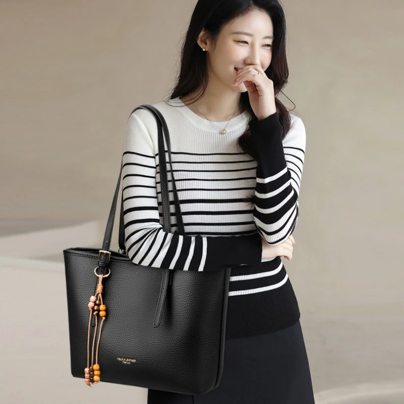 New PU Large Capacity Solid Color Retro Casual Handbags for Women 2026 High Quality Light Luxury Versatile Commute Shoulder Bags