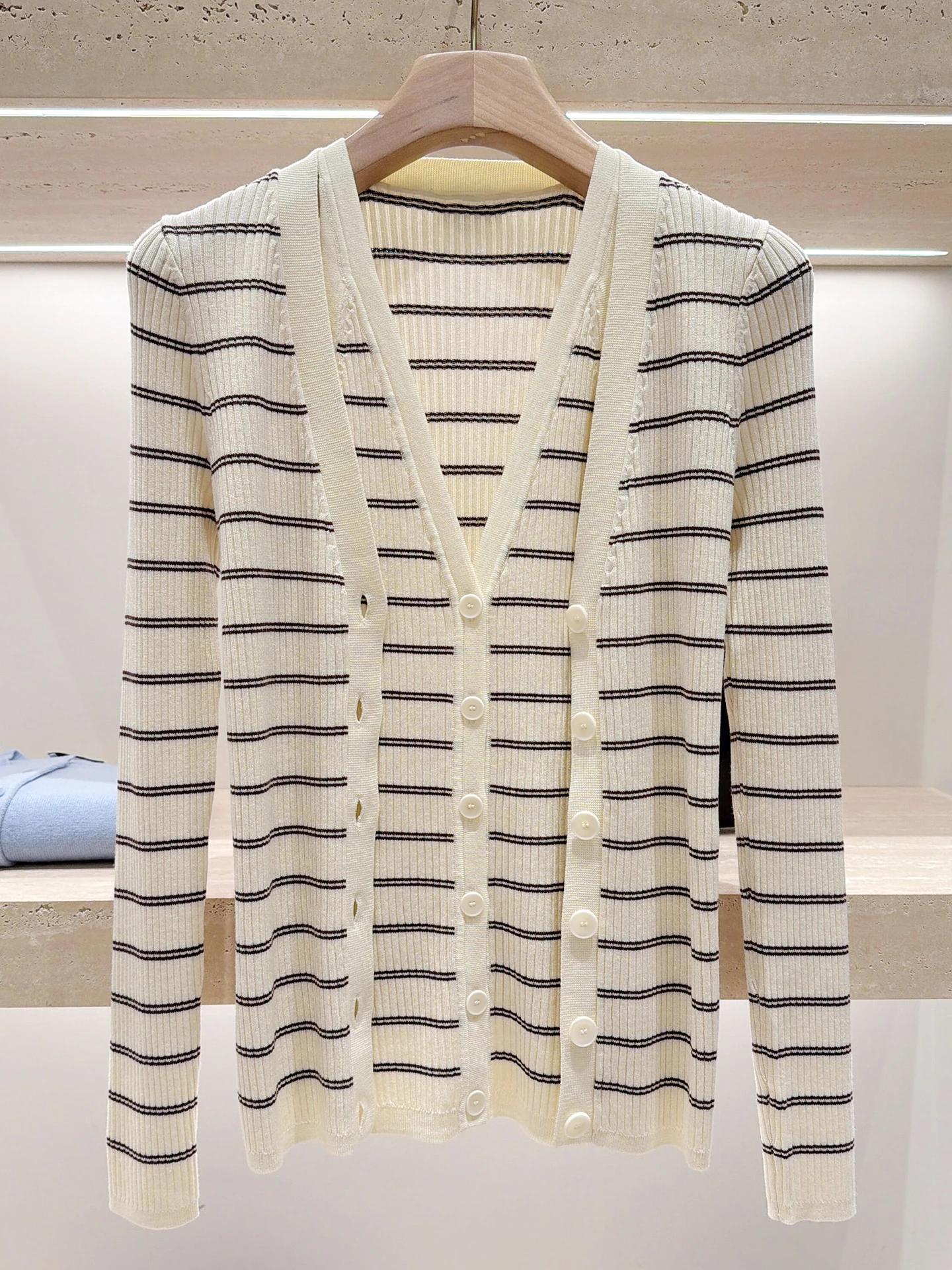 

Elegant V-neck Knitted Stripe Open Cardigan Top for Women High-end Spring Design Sensation False Two-piece Striped Knitted Ca...