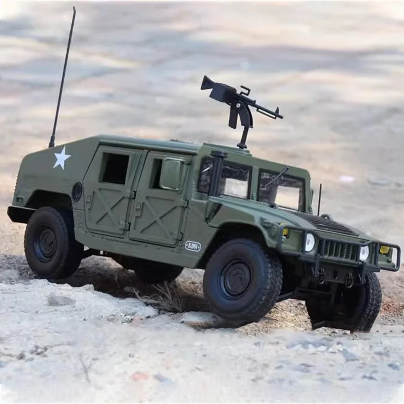 Diecast 1:18 Scale Field Off-Road Vehicle Model Simulation Alloy Car Gift Ornaments Static Display Collection Souvenir