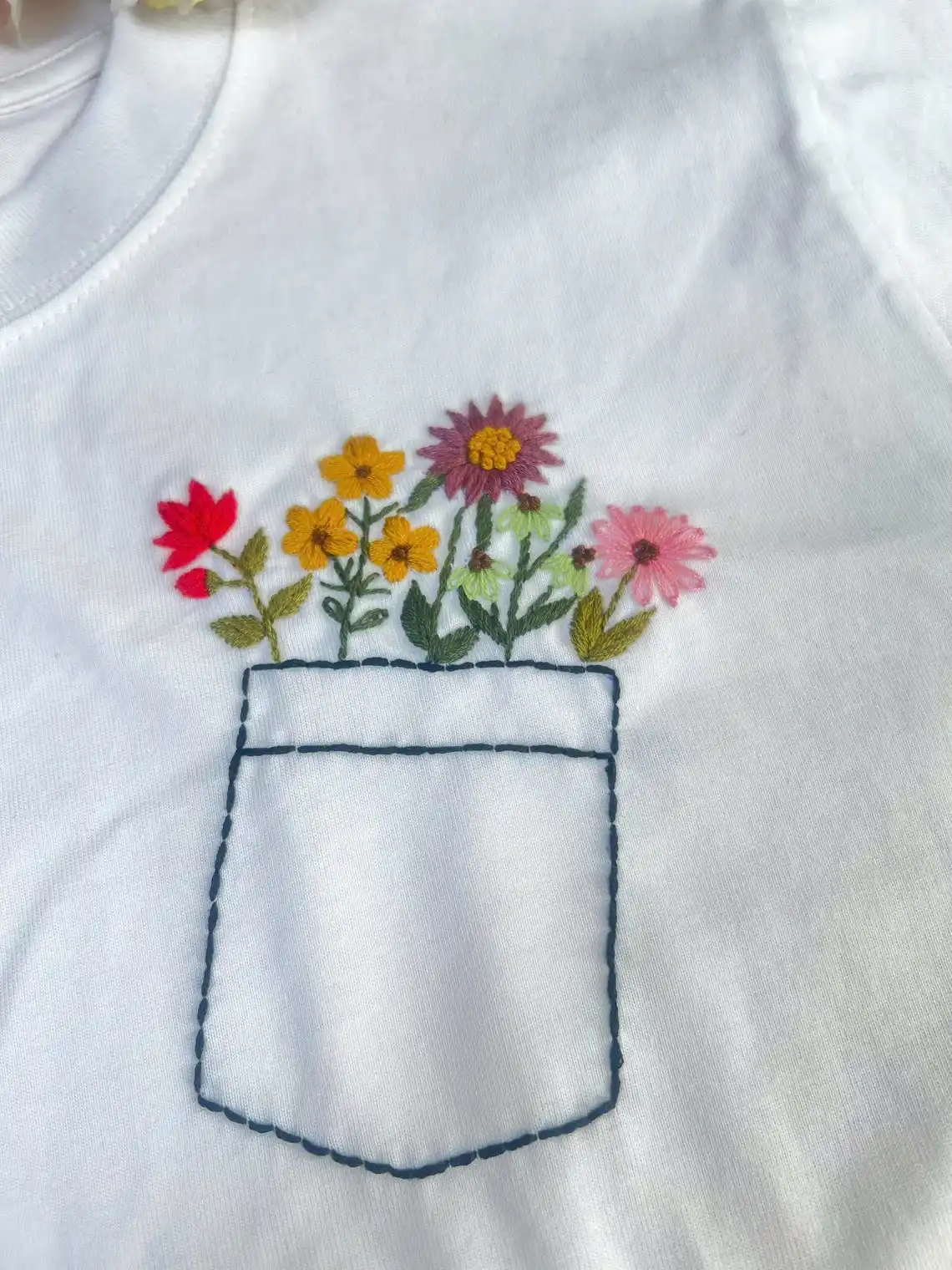

Cartoon Handmade Cute Embroidery Flowers Graphic Colorful Tees Street Wear Y2K Women‘s Clothes Cotton Casual T-Shirt Crew Neck