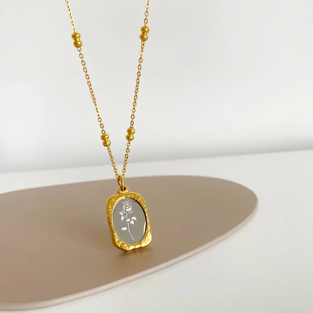 Stainless Steel Retro Temperament Gold Color Rose Flower Pendant Necklace for Women Charm Geometry Chokers Jewelry Colorfast