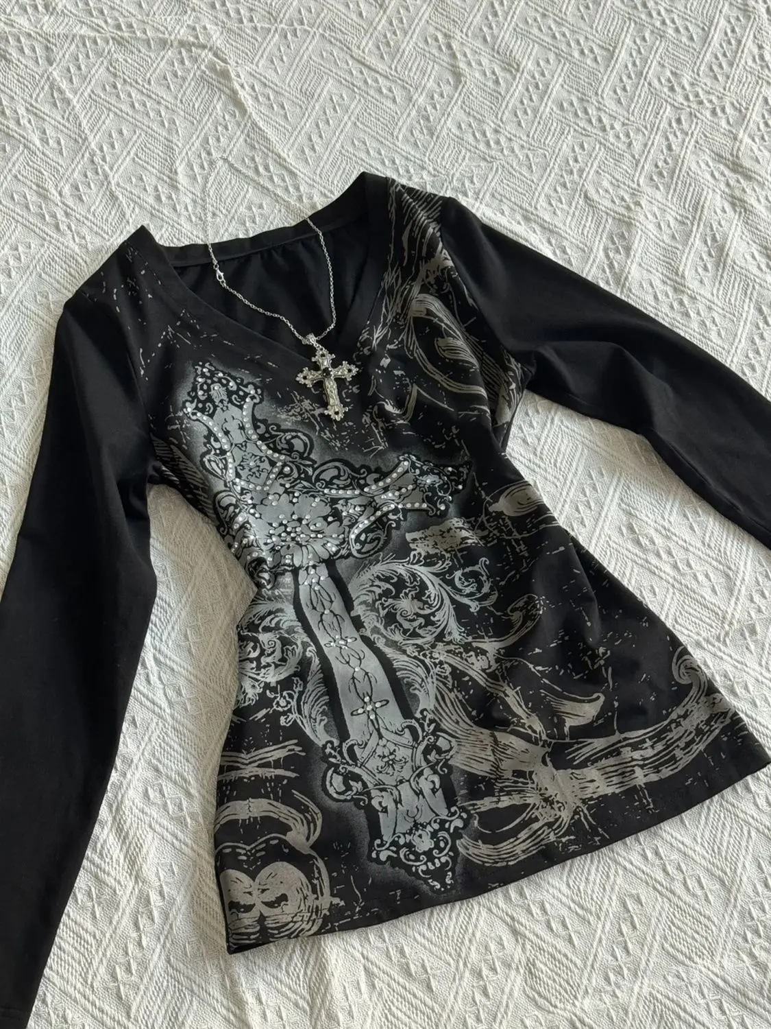 Y2k Goth T-Shirts Vintage Ästhetik Punk Frau Kleidung Kreuz Grafik 90er Jahre Grunge sexy V-Ausschnitt Harajuku Lange Ärmel Baumwolle T-Shirts