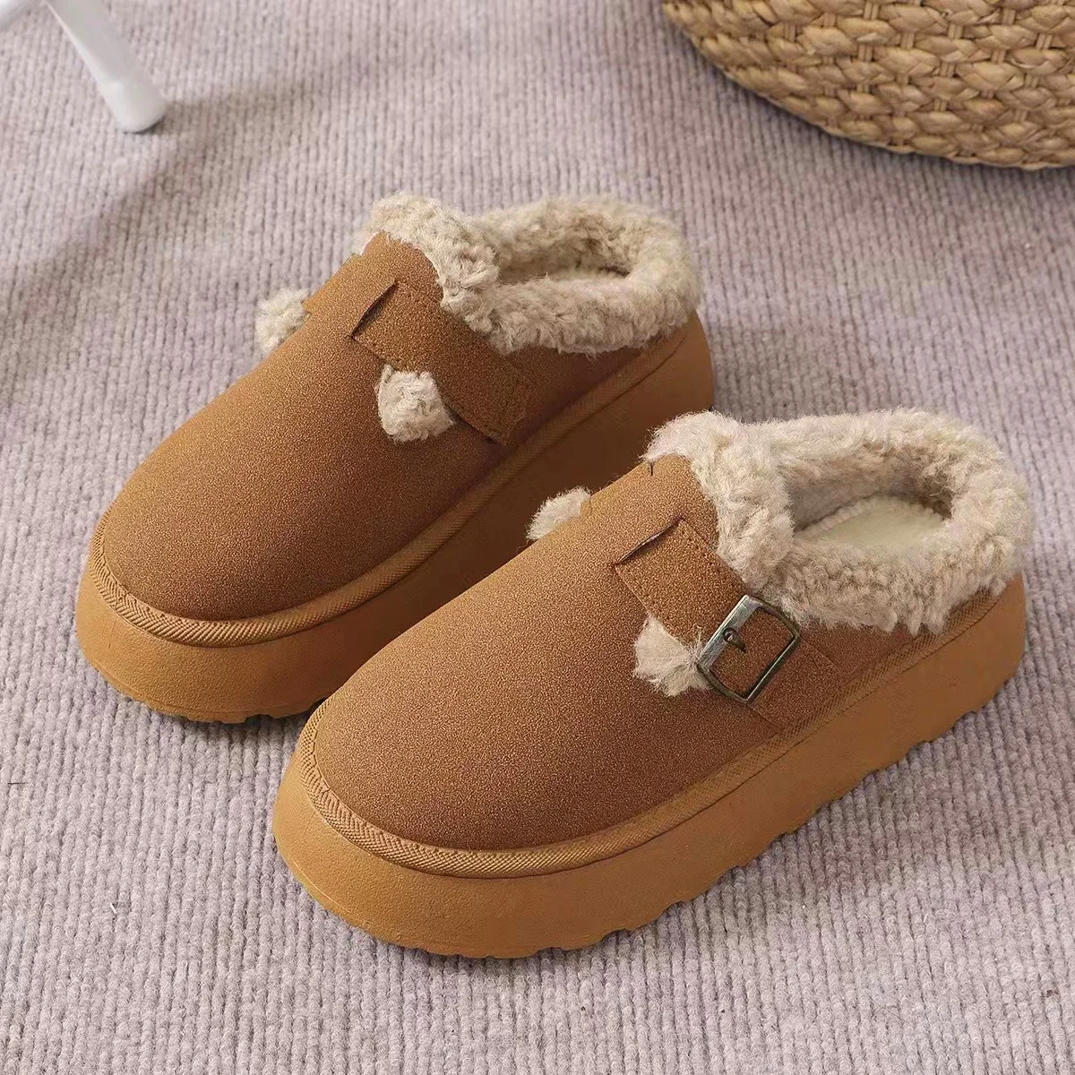 Winter New Womens Boken Shoes Fashion Retro Plush Bean Shoes Luxury Lady Cotton Flat Sole Slippers Platform Boots