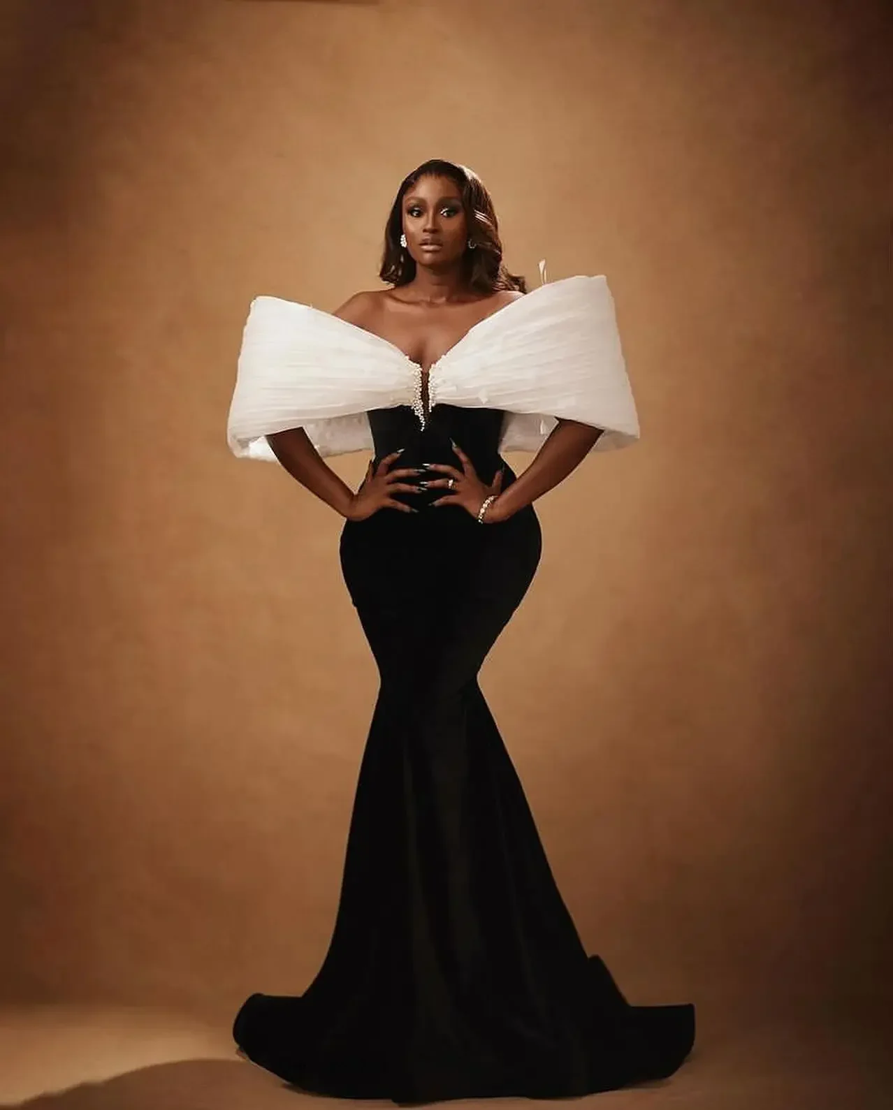 Black And White Beads Mermaid Evening Dress Custom Made vestidos de noche Black Girls Birthday Gown Big Bow Velvet Prom Dresses