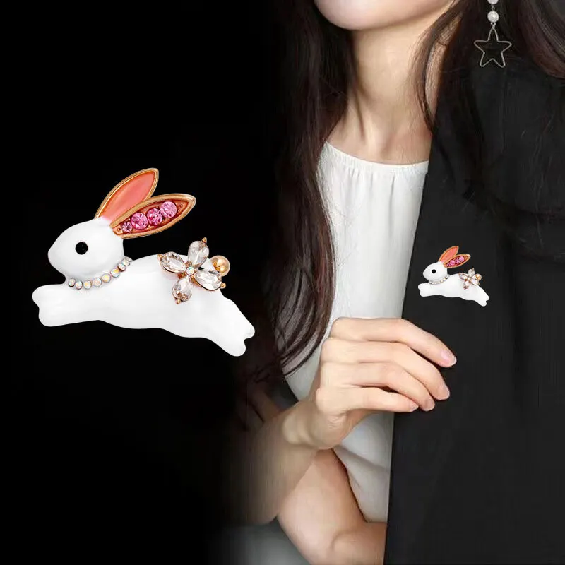 Cross border fashion animal pin accessories, cute and cute rabbit brooch, alloy enamel cartoon rabbit chest flower - view 5