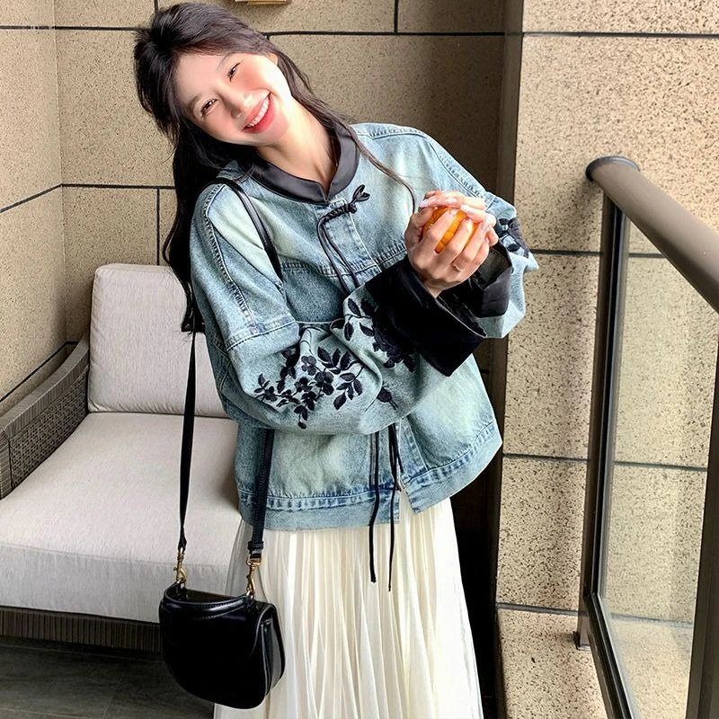 

High Quality Color Block Embroidered Flowers Chinese Style Denim Jacket Women Short 2025 Spring New Petite Trendy Printed Top