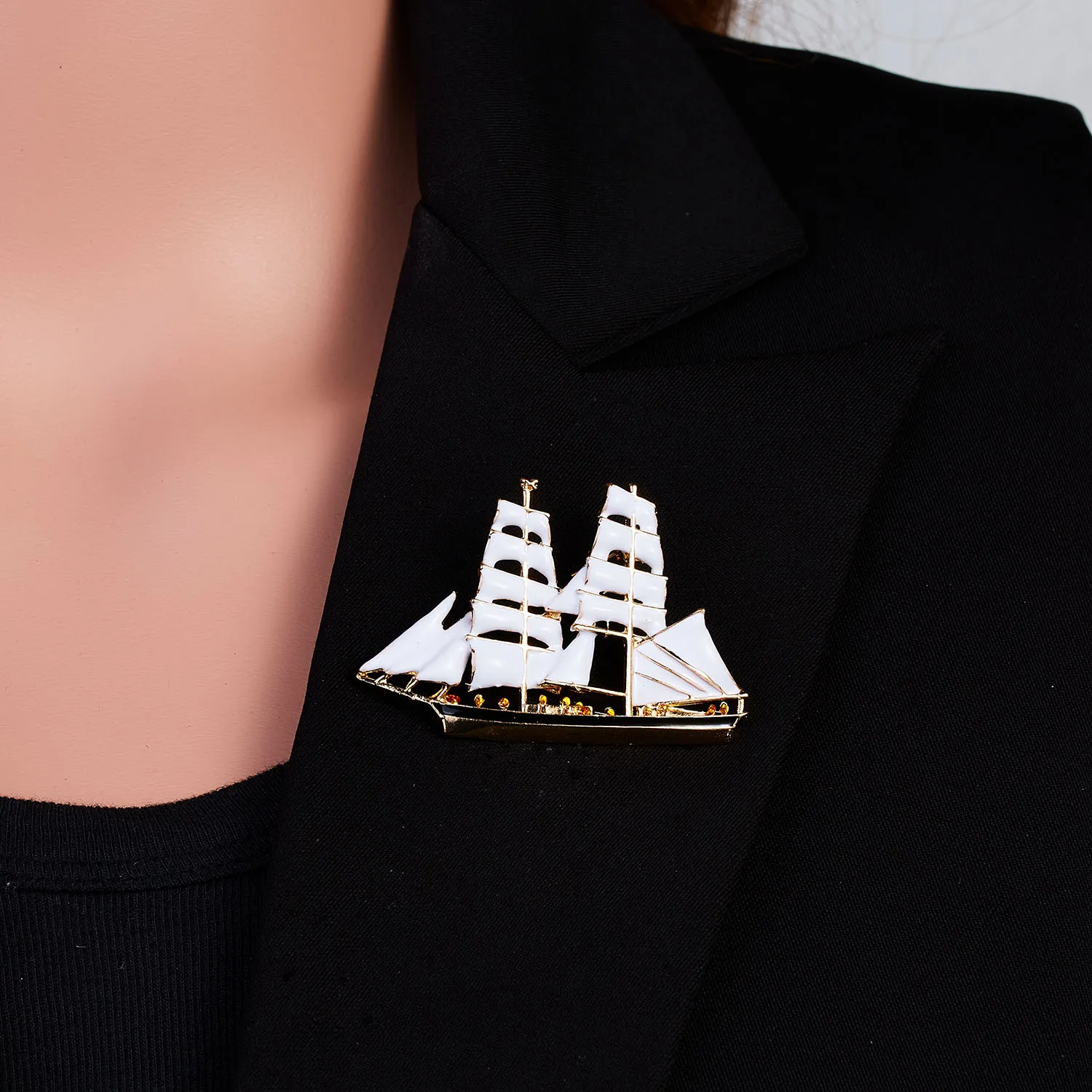 Rinhoo Enamel Sailboat Brooch For Women Cool Trendy Transportation Series Rhinestone Boat Airplane Lapel Pins Gift Badge Jewelry