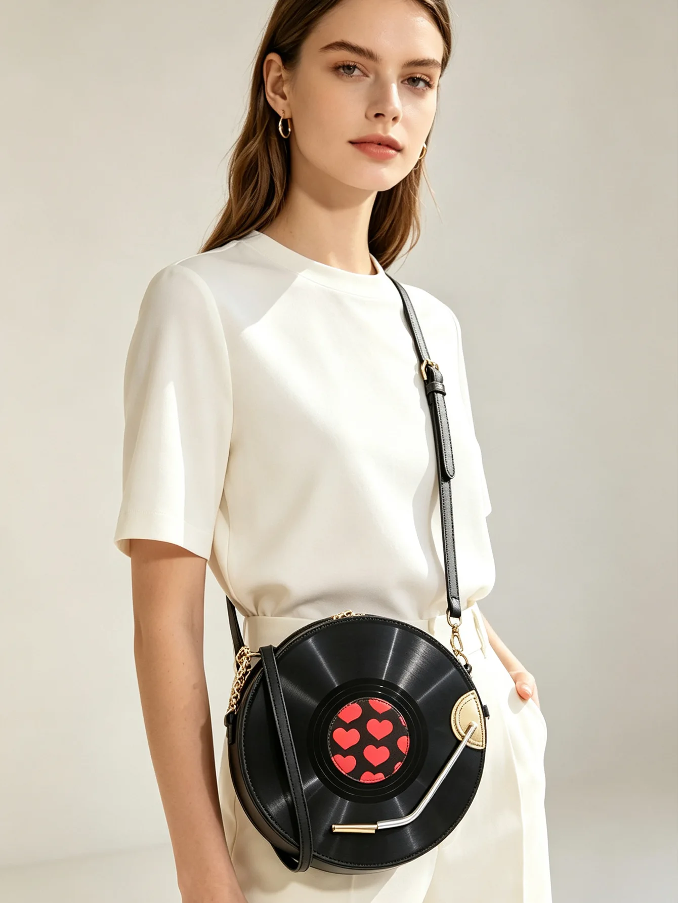 Personalized Creative Vintage Vinyl Record-shaped Shoulder Bag Women's Crossbody Bag Quirky Fashion Round Bag for Music Festival