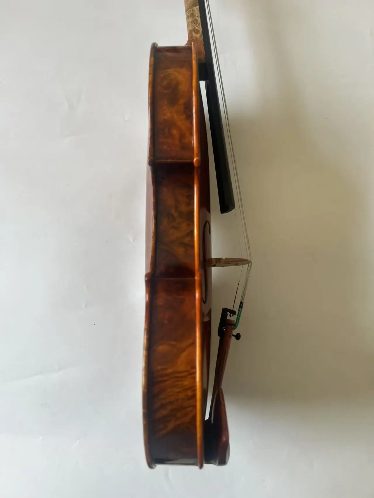 GT240505 4/4 نمط النمر الطبيعي المصنوع يدويًا نمط القيقب كمان عين الطيور القيقب