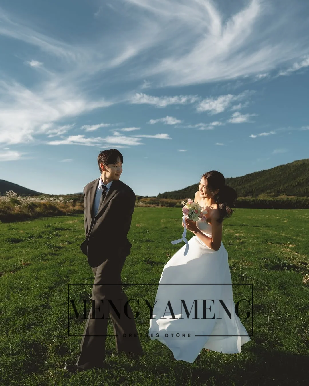 ZHUISHU 우아한 스트랩리스 한국 웨딩 드레스 A라인 심플한 플로어 길이 신부 파티 가운 맞춤형 사진 촬영 드레스 2025