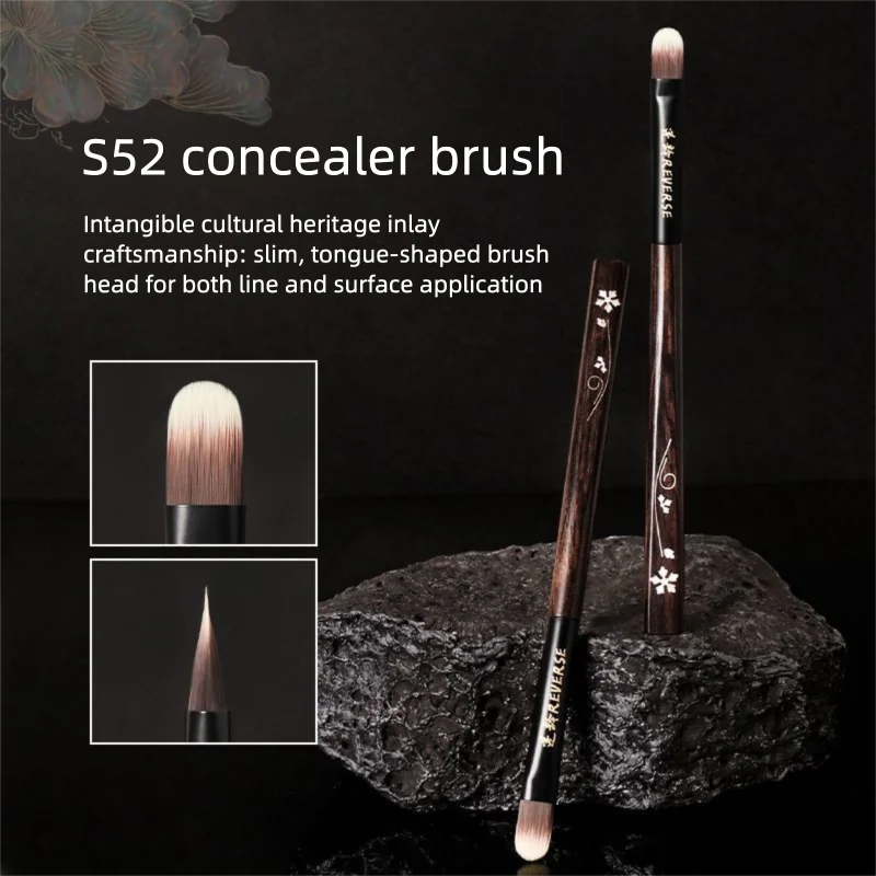 

Anti-aging Sandalwood S52T52 Concealer Brush, Tongue-shaped, Soft, Portable, Flat Head, For Beginners, Covers Dark Circles And