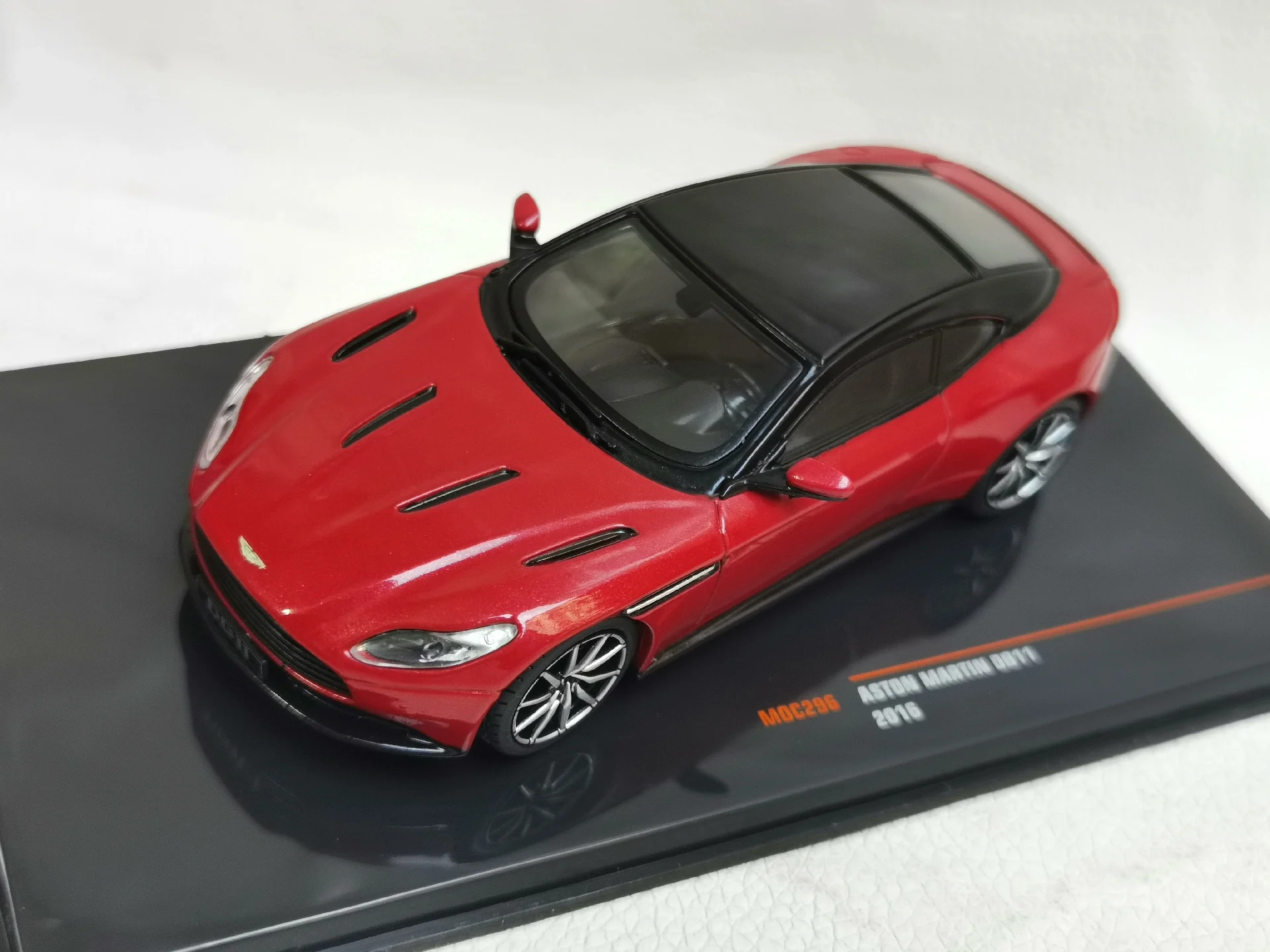 

Diecast IXO 1/43 Scale ASTON MARTIN DB11 2016 Aston Martin Alloy of The Front End Alloy Car Model Collectible Toy Gift Souvenir