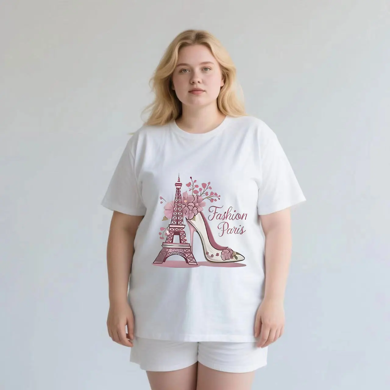 

A trendy and versatile item that can be easily caught plus size Ladies' casual short sleeved T-shirt white