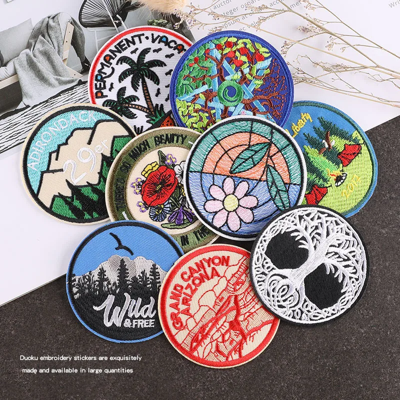 1pcs mix Circular Insignia Patche's for Clothing Iron on Embroidered Sew Applique Cute Fabric Badge Garment Apparel Accessories