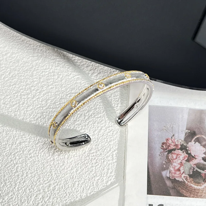 

Hot-selling vintage brushed inset Phnom Penh dot diamond bracelet court style light luxury niche fashion bracelet, party gift