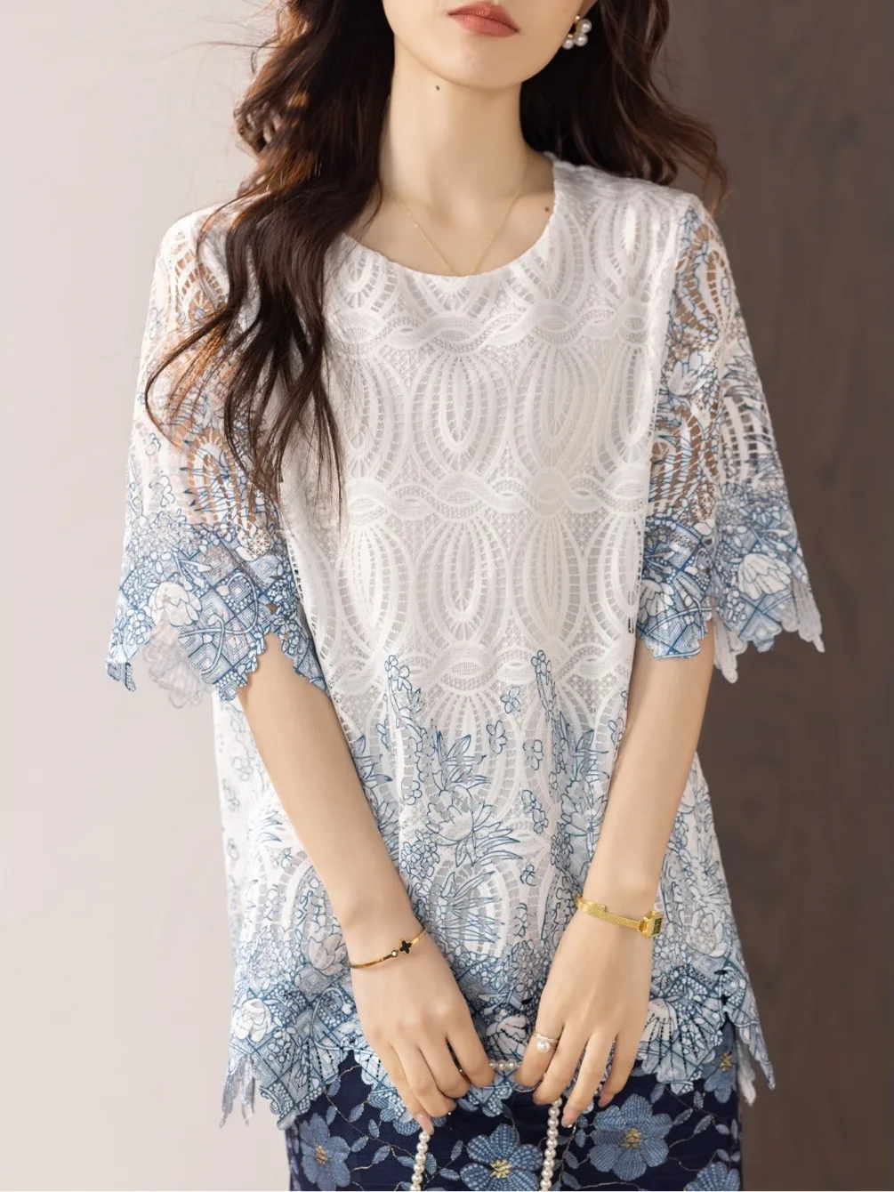 

Круглая футболка Sweet Lace с вырезами ort Sve Ne, женский повседневный универсальный топ больших размеров, модный свободный крой для поездок на работу