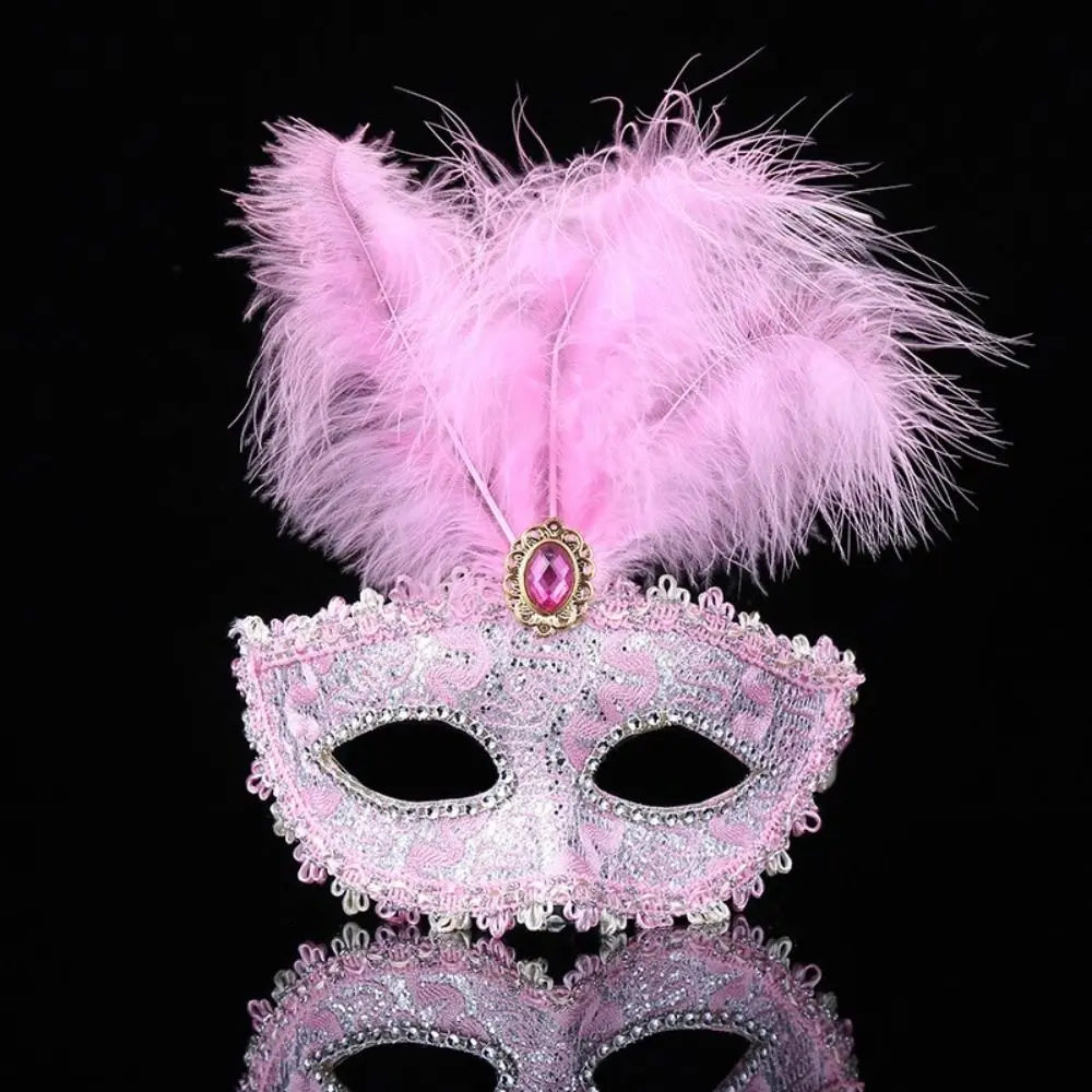 1Pcs New Peacock Feathers Party Mask Lace Plastic Half Face Mask Big Rhinestone Decoration Masquerade Mask For Adult Unisex
