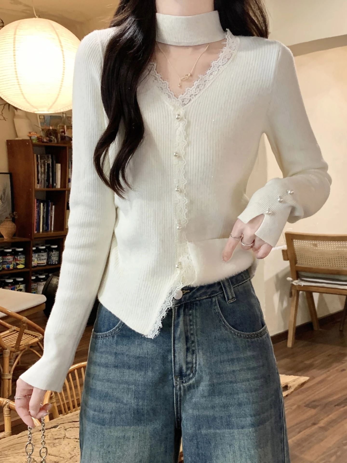 

Women's V-ne Knitted Sweater Thiened Fce Warm Hollow out Lace Patchwork Ne Hanging Winter Slim Fit Base irt