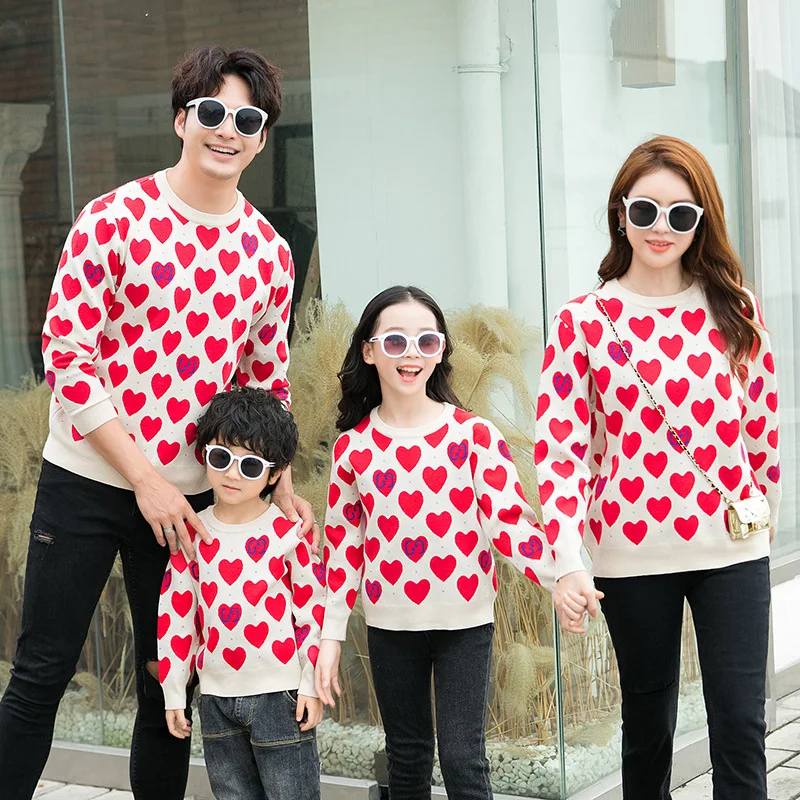 

Matching Family Sweaters Mum Daughter Dad Son Fashion Sweet Heart Printing Tops Couple Matching Outfit Adults Kids Baby Sweater