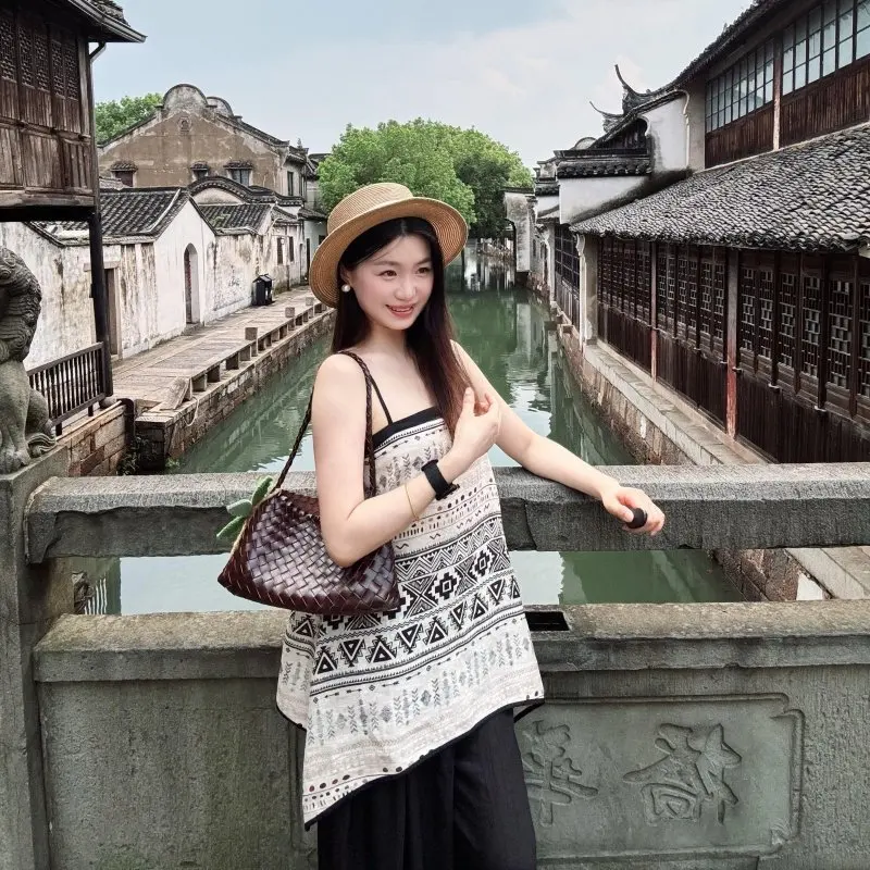 

Ретро-жилет на тонких бретелях Vaion Sle, женский, летний, 2026, новинка, свободный крой, стройнящий эффект, топ-накидка, для прогулок, А-силуэт, узкие бретели...