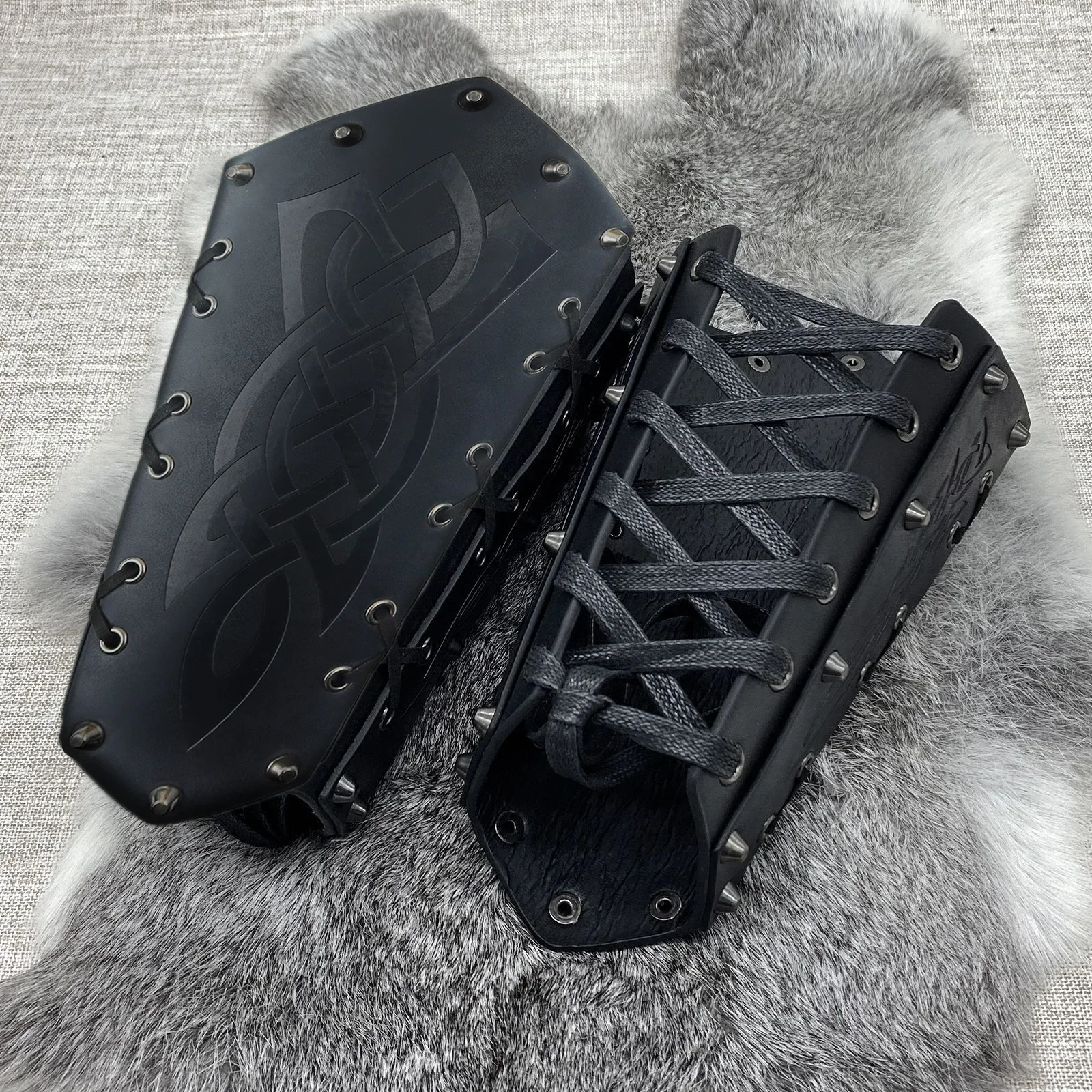 

High Quality Medieval Wristband Retro Viking Waist Belt COSPLAY Knight Man PU Leather Arm Armor Pirate Costume Adjustable Gloves
