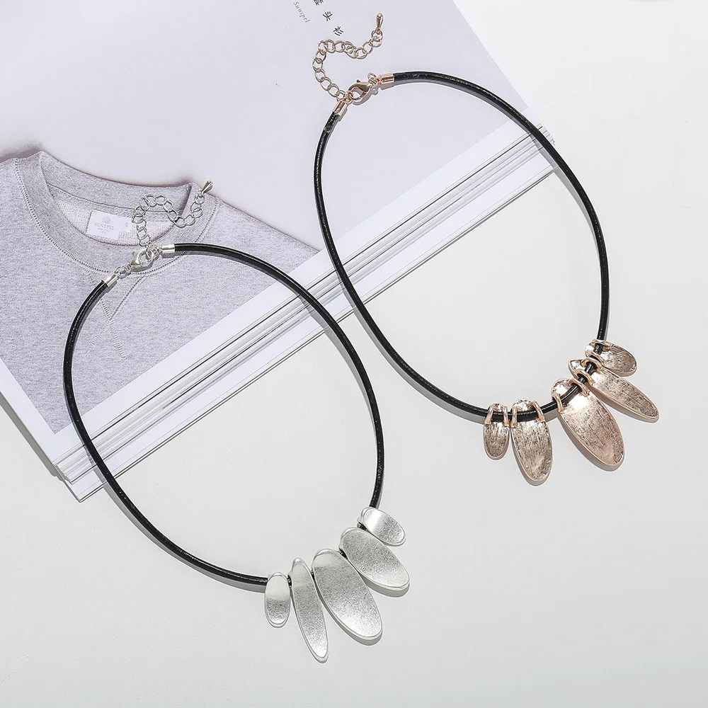 DIY accessories Short necklace exclusive for popular women's high-end fashion jewelry retro alloy metal collarbone chain