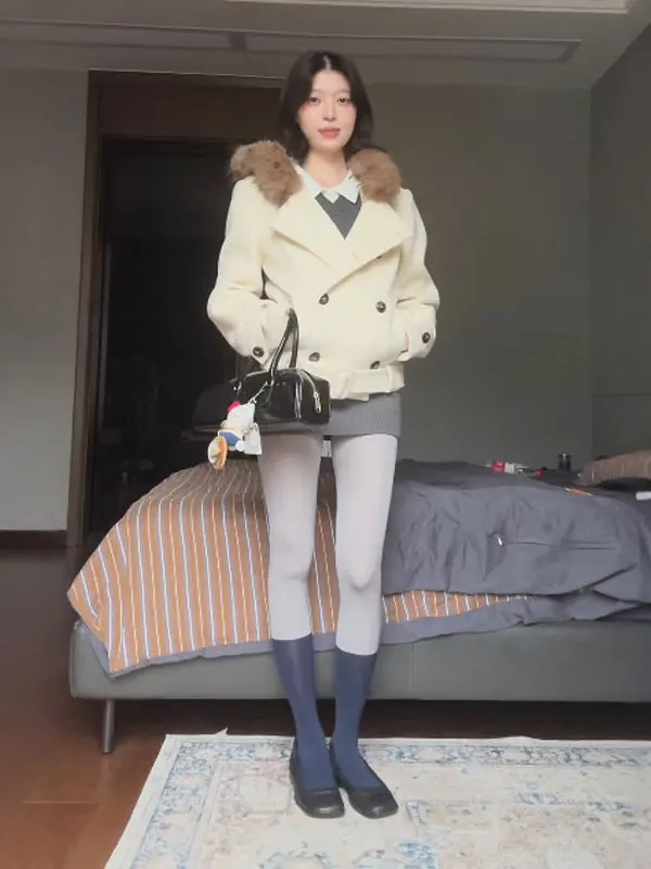 

Korean Sle ort Double Breasted Woolen Coat Faionable Ele Winter Outerwear Commute Friendly Splice Design Hat Included