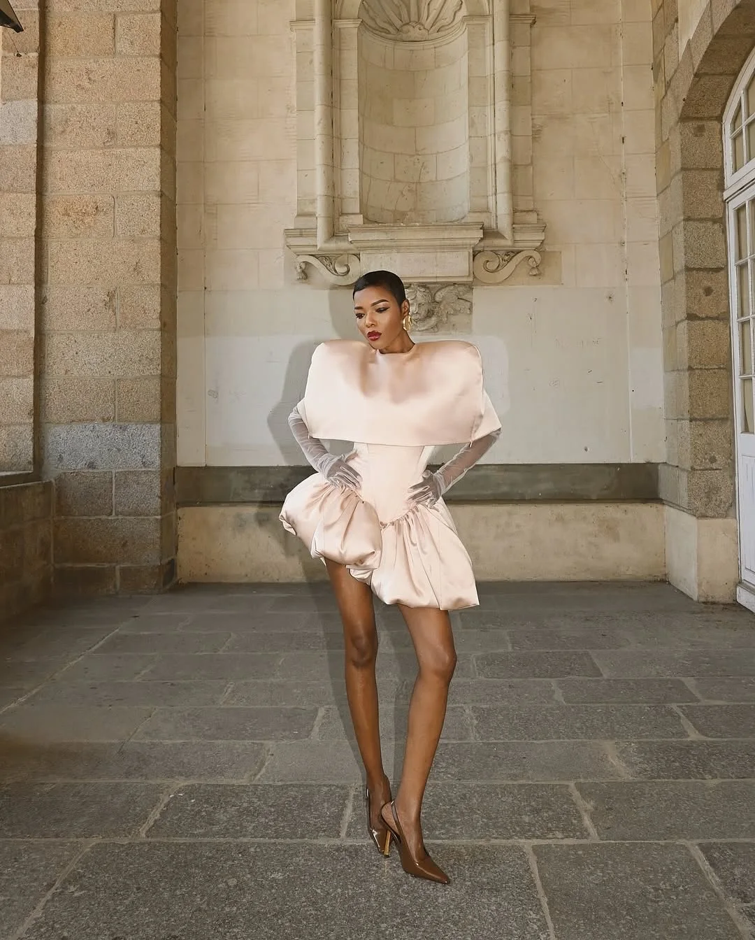 Trendy Irregular Short Prom Party Dresses with Cape 2 Pieces Puffy Satin Mini Wedding Guest Dress Two Pieces Formal Sets Outfit