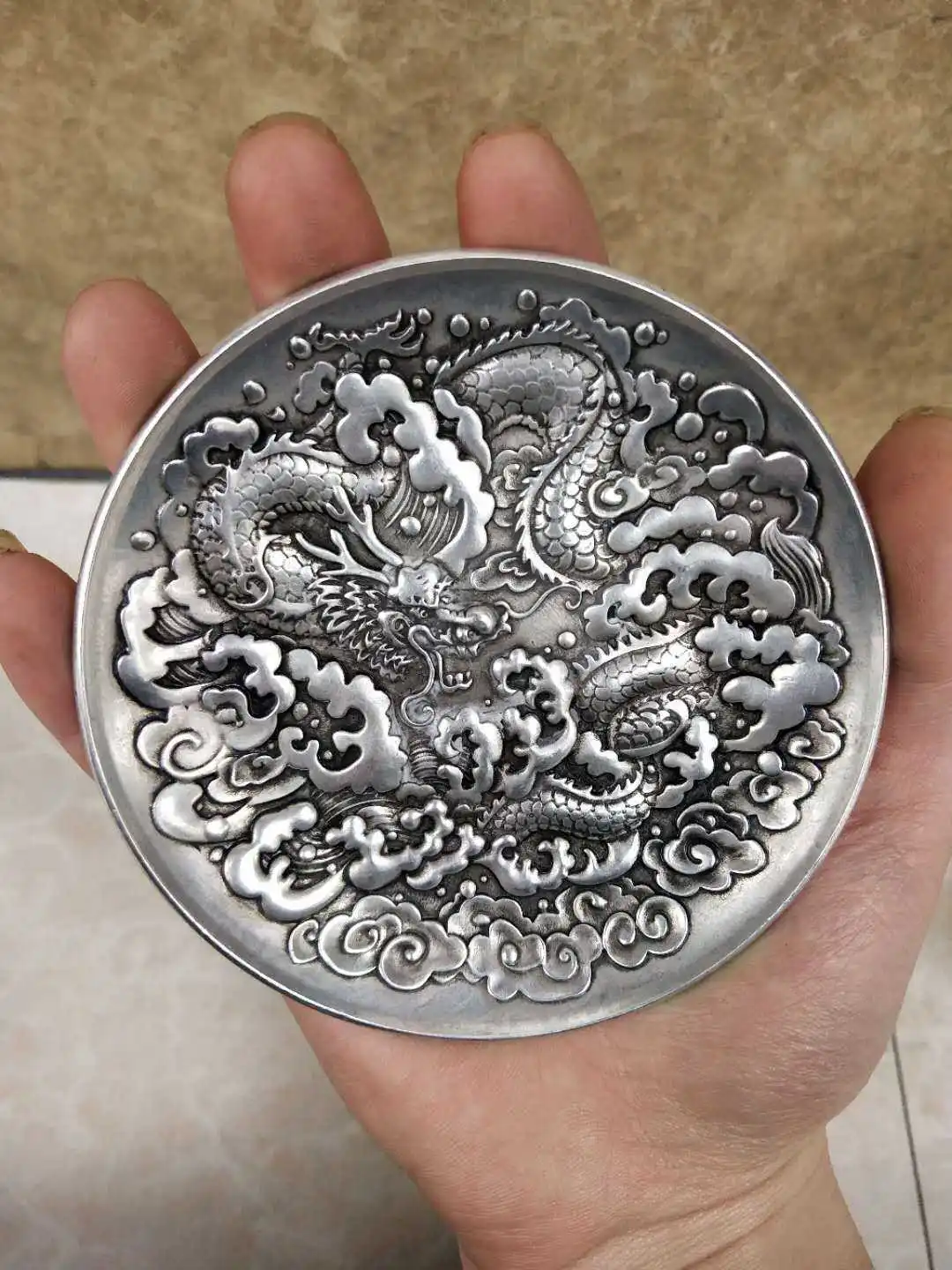 

Antique miscellaneous items, retro white copper plated with silver, dragon and phoenix presenting auspiciousness, dishes, cloud