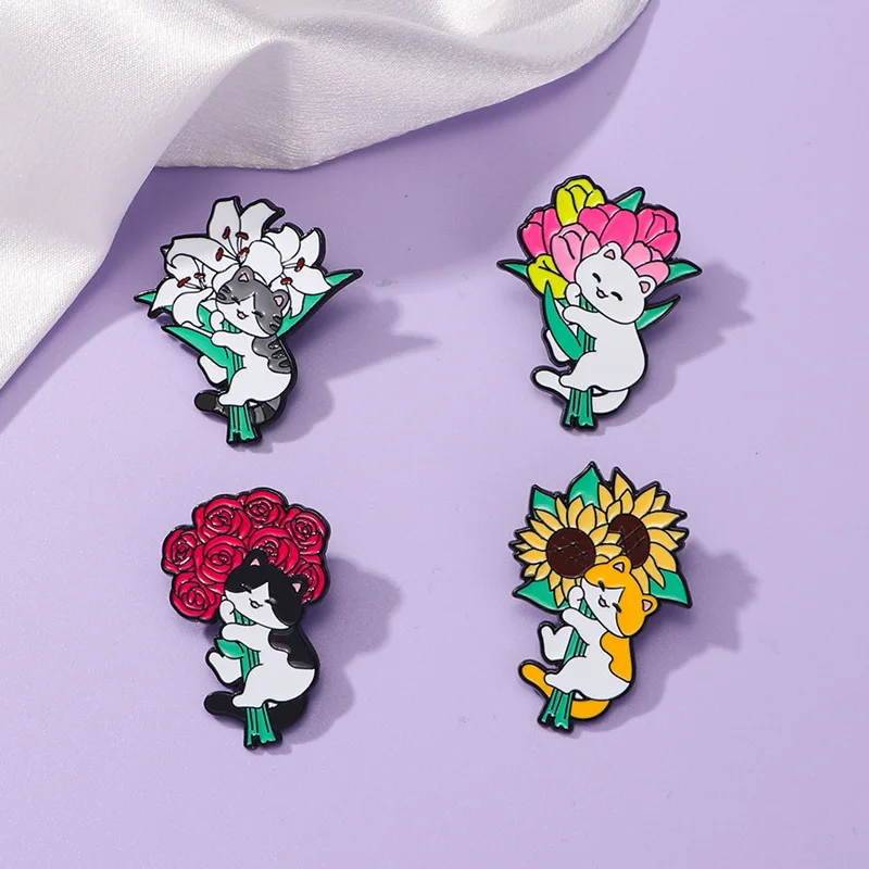 RONGXUANMEI Trendy Cartoon Enamel Cute Cat badge Brooches High-end delicate lovely Kitten Cuddle Flower Brooch Bag Accessory