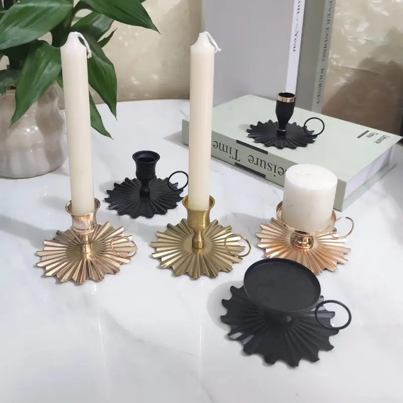 European Style Candlestick Valentines Day Handheld Candle Holders Retro Single Head Candlelight Stand Taper Holder