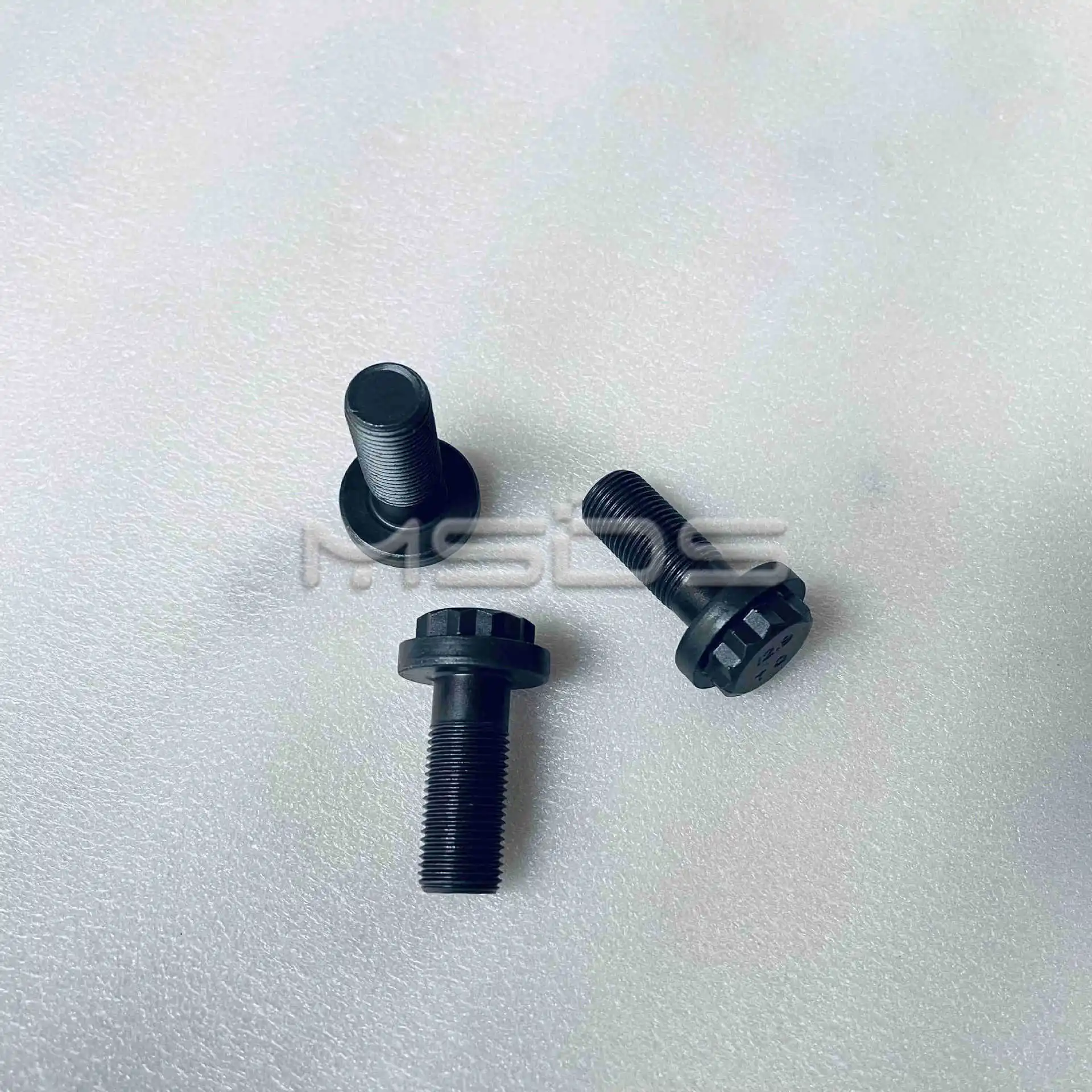 

10Pcs Suitable for Dongfeng Cummins QSZ13/ISZ13 series engine accessories dodecal head bolt C3678740