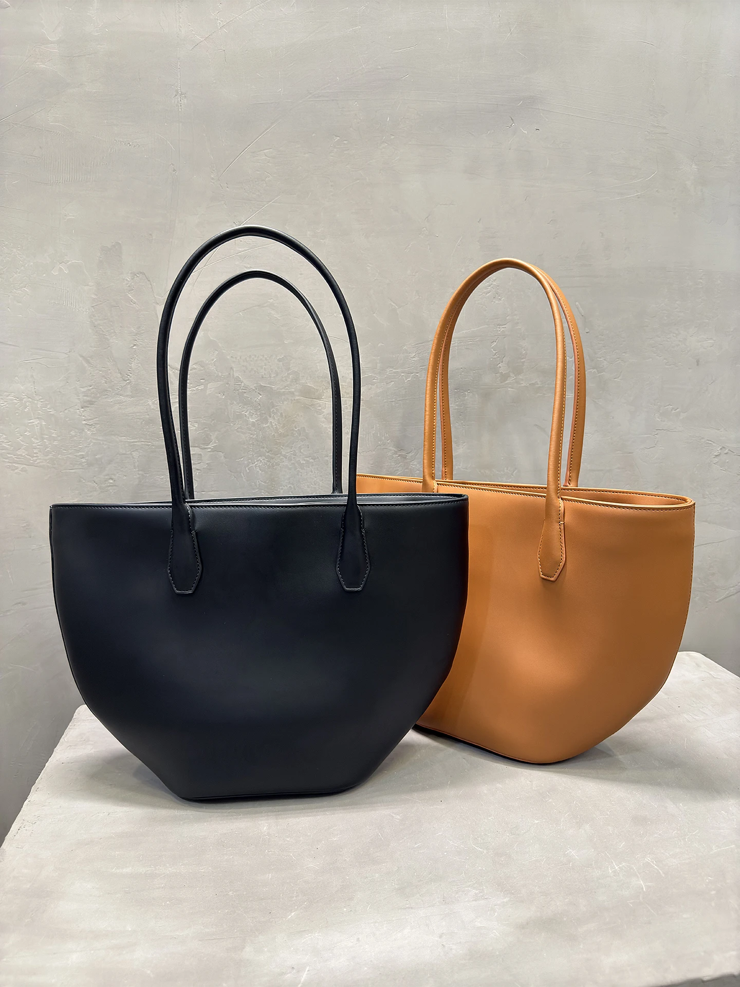 

Top Layer Cowhide Tote Bag Women's Commuter Large Capaci Armpit Bag Faionable Match Handbag Single oulder Wing Bag