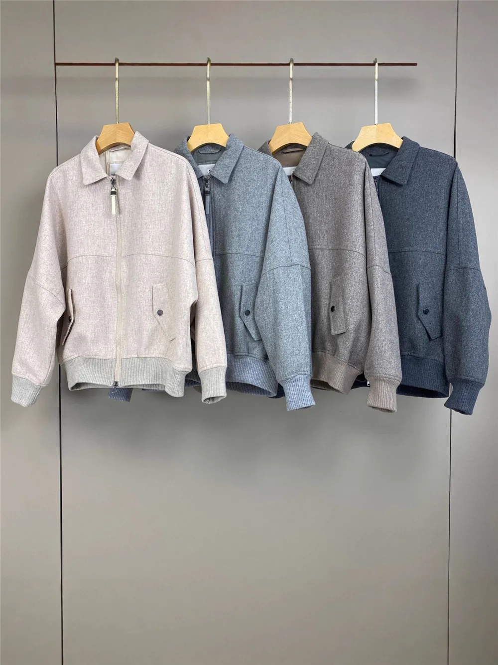 

Женская осенне-зимняя новая стильная однотонная шерстяная куртка с лацканами пилота, модный темпераментный кардиган