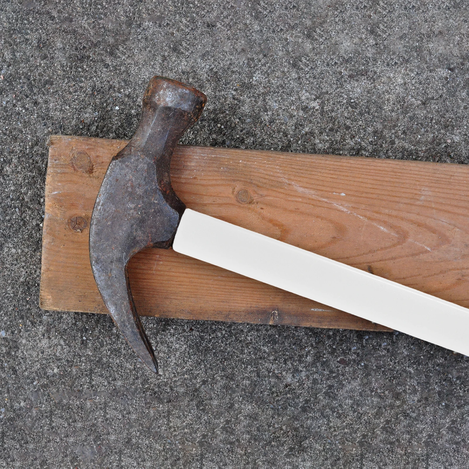 

Rubber Hammer Handle Comfortable Anti Slip Design Durable Material Smooth Finish Carpentry Metalwork Home Repair Tools