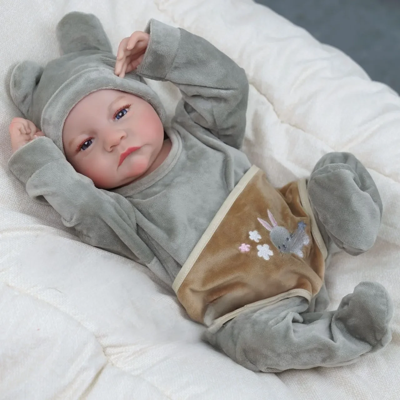 Risbecko 43cm levi bebê recém-nascido boneca reborn dormindo silicone macio flexível tom de pele 3d com veias visíveis pintura à mão boneca de cabelo