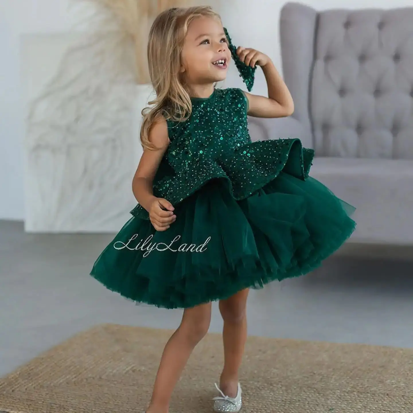 Emerald Ball Gown Flower Girl Dresses Glitter Sequins Sleeveless Birthday Gowns Puffy Tiered Bows Children Photography Dresses