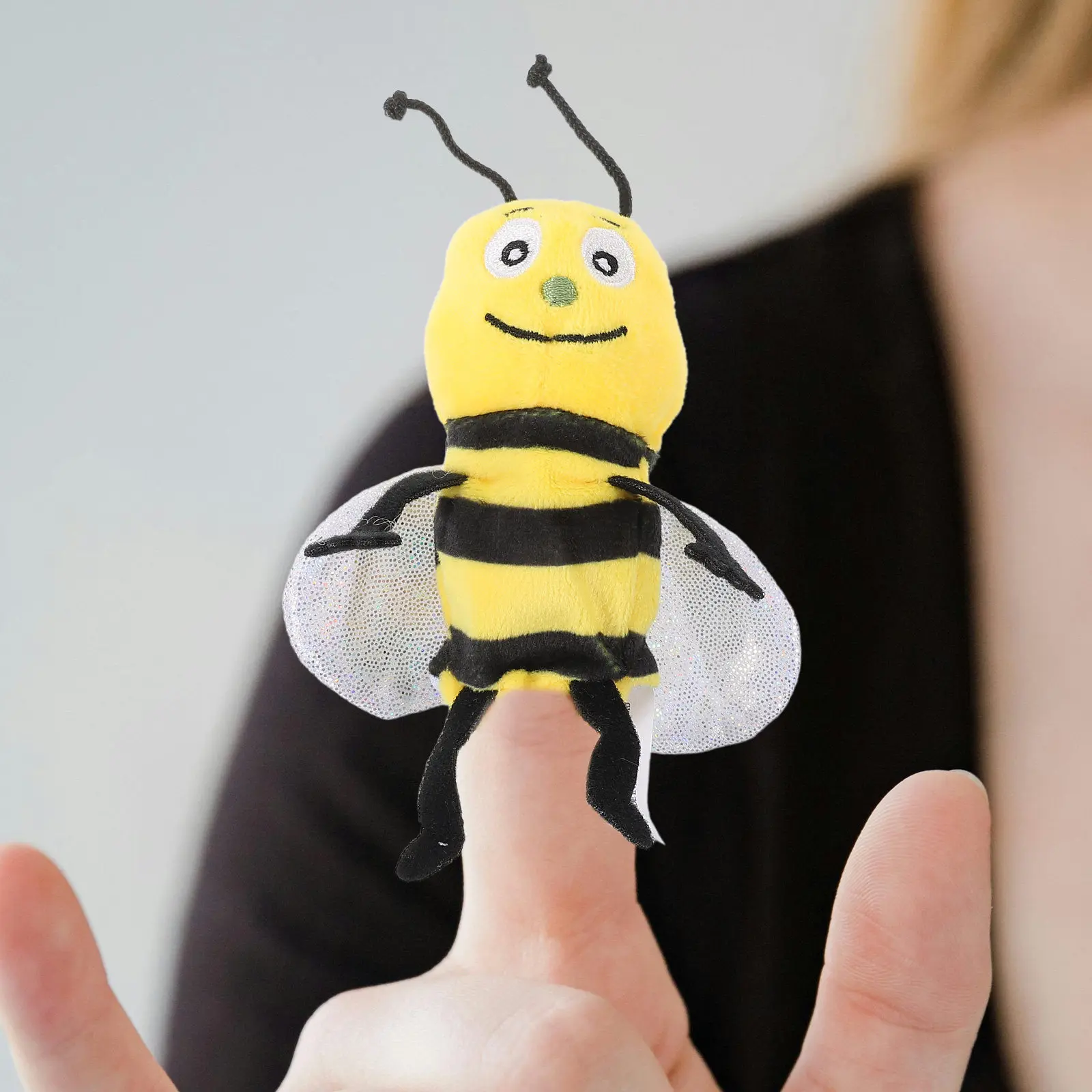 

Мягкая кукла-пчела для рук, милая пальчиковая кукла-пчелка для рассказывания историй, занятий в классе, дошкольного образования, ролевых игр и представлений