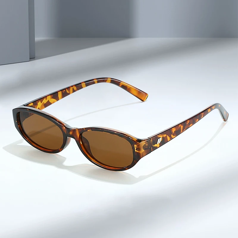 SHAUNA Retro Rivets Small Oval Sunglasses UV400