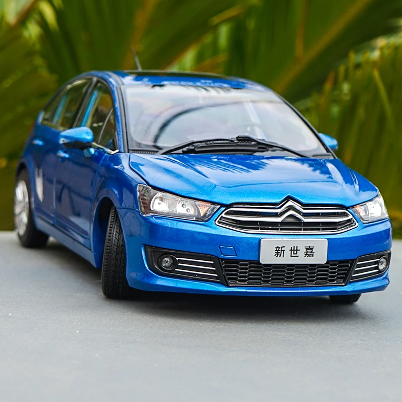 

1/18 alloy die-casting car model Dongfeng Citroen New Sega Hatchback Edition Adult Collection Gifts Family Display