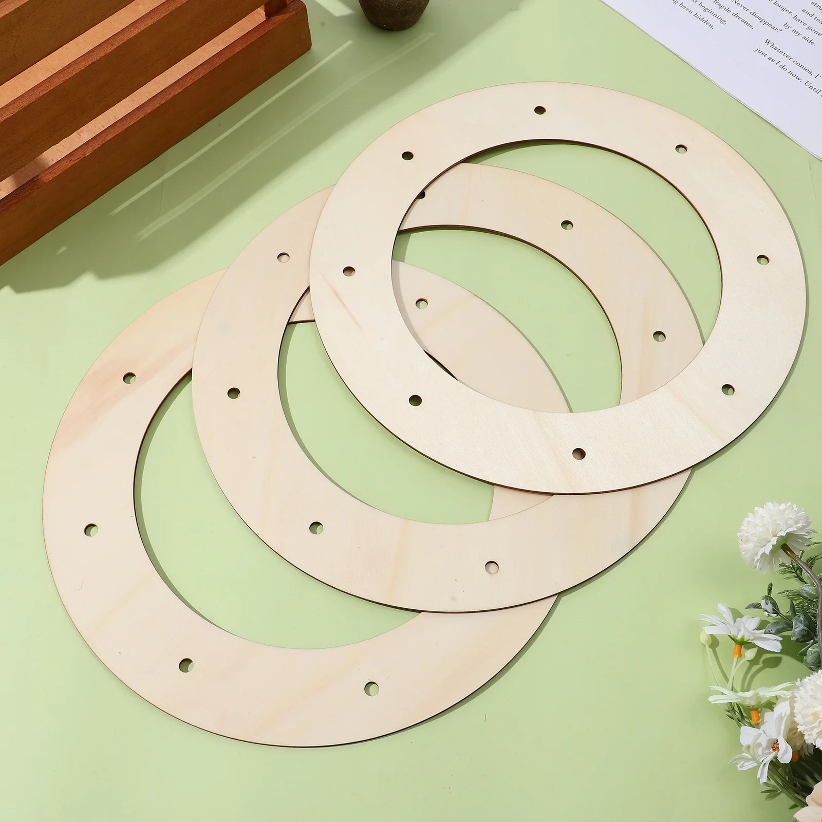 

12 pcs Wooden Frames 8 Inch Diy Flower Wreaths Craft Circle Backdrop Stand Christmas Decor Wreath Making Supplies Round Wreath